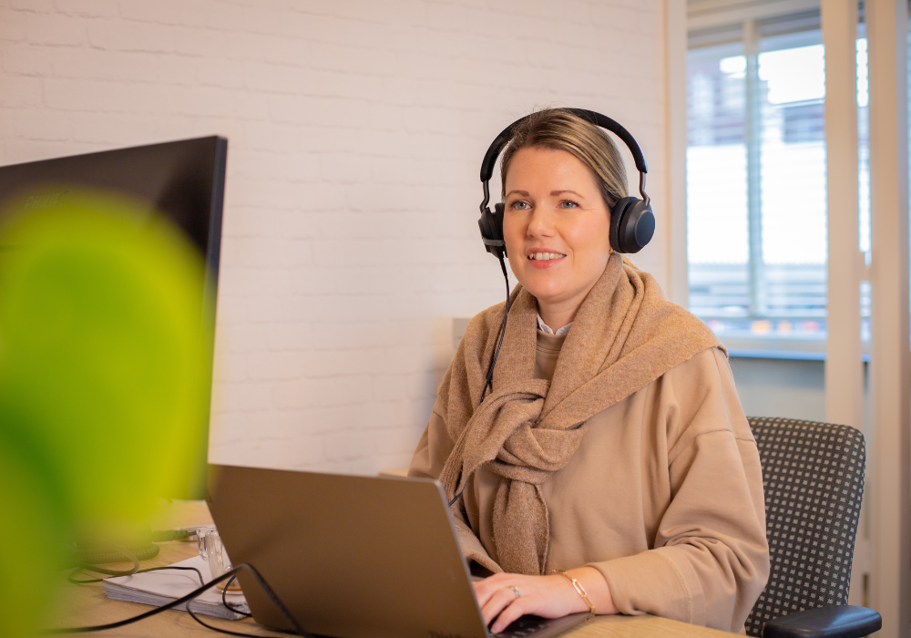 Laura aan het bellen kcc